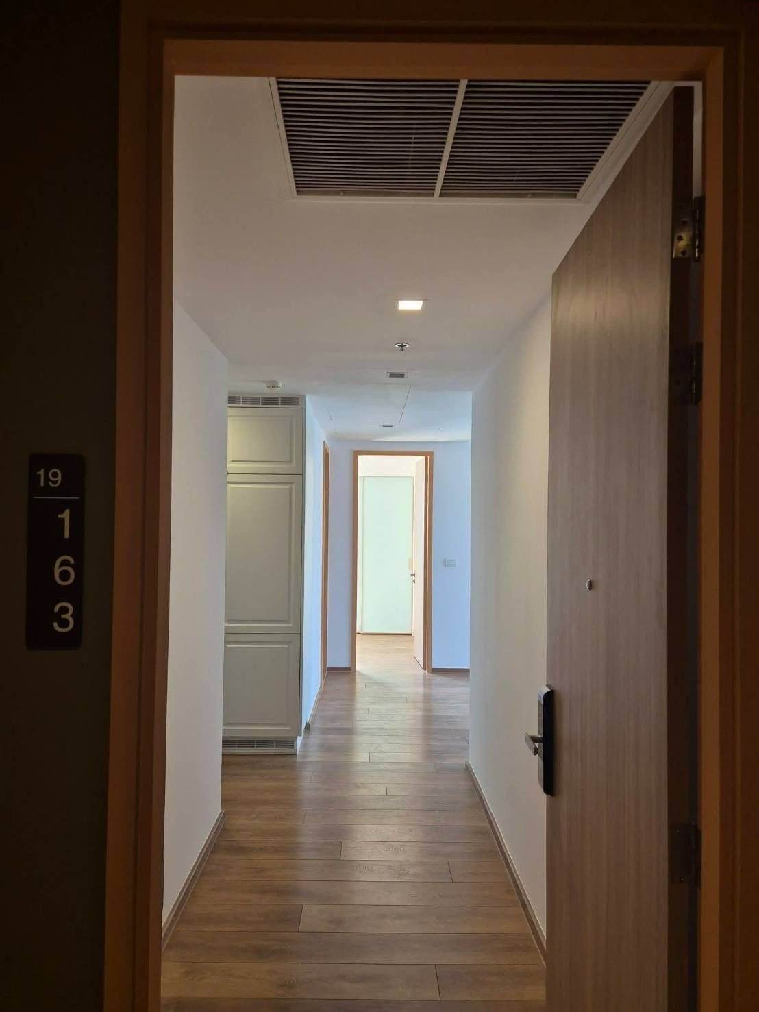 Condo Noble BE Sukhumvit 33 — photo